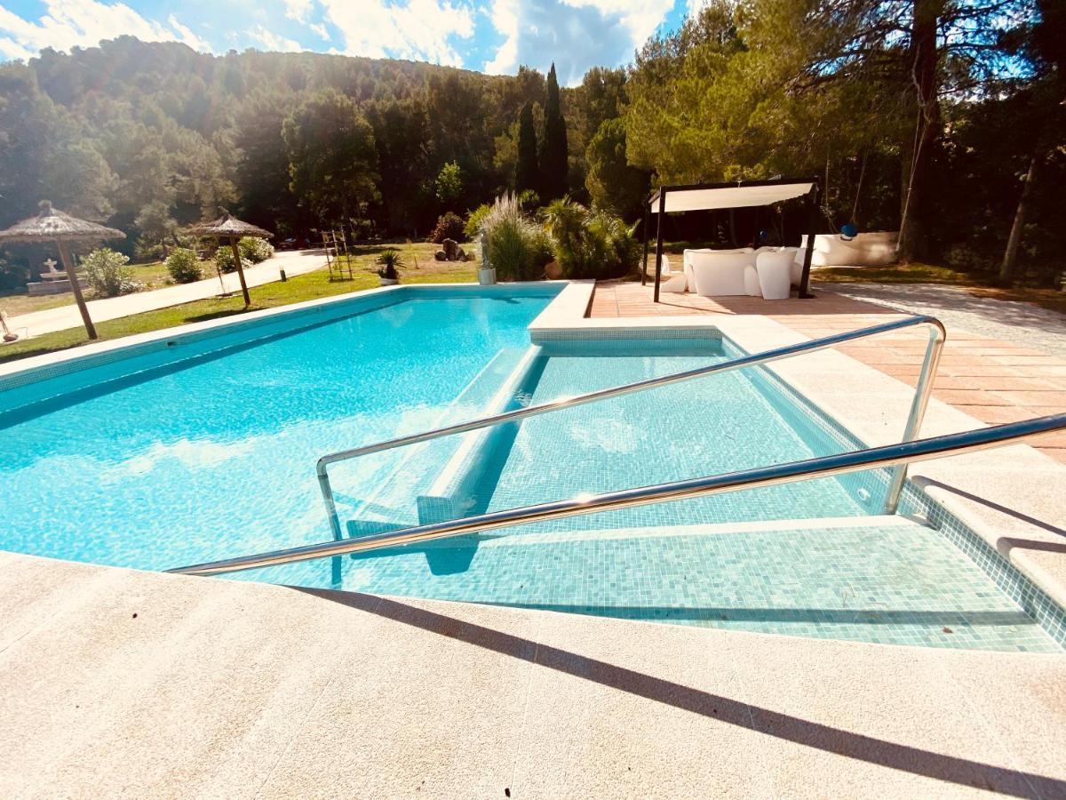 Private Villas Puerto Pollensa For Family Groups, Private Mountain Ideal For Runners, Trailers, Hikers, It Is Approximately 3 Minute Walk From The Beach 외부 사진